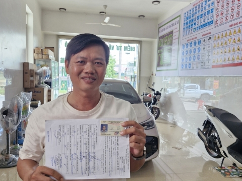 Tâm đã nhận bằng